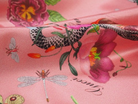 Jedwab Gucci - Węże i lilie na różu Jedwab Gucci - Węże i lilie na różu