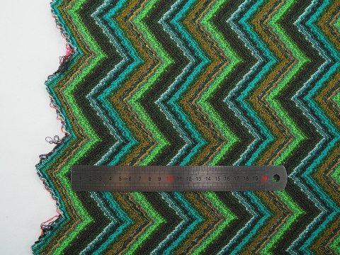 Wełna Missoni - Odcienie zieleni zygzak (cieńsza) Wełna Missoni - Odcienie zieleni zygzak (cieńsza)