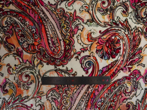 Welur jedwabny - Orientalny paisley- kupon 1.15 Welur jedwabny - Orientalny paisley- kupon 1.15
