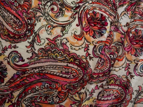 Welur jedwabny - Orientalny paisley- kupon 1.15 Welur jedwabny - Orientalny paisley- kupon 1.15