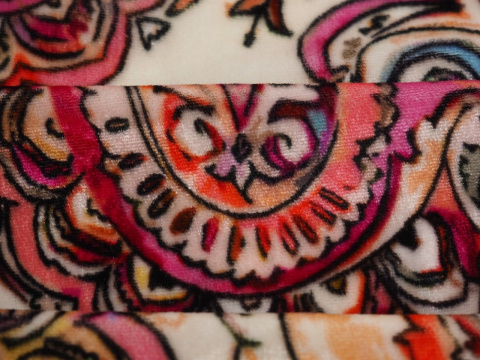 Welur jedwabny - Orientalny paisley- kupon 1.15 Welur jedwabny - Orientalny paisley- kupon 1.15