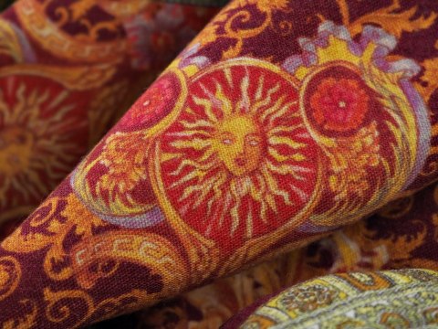 Wełna z jedwabiem Versace - Kwadraty bordo Wełna z jedwabiem Versace - Kwadraty bordo