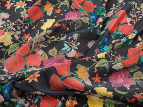 Jedwab Alta Moda - Kwiaty na graficie Jedwab Alta Moda - Kwiaty na graficie