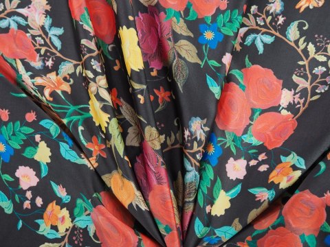 Jedwab Alta Moda - Kwiaty na graficie Jedwab Alta Moda - Kwiaty na graficie