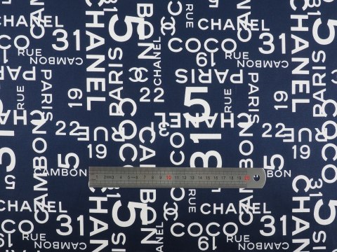 Bawełna sygnowana - Granatowe tło i napis Chanel Bawełna sygnowana - Granatowe tło i napis Chanel