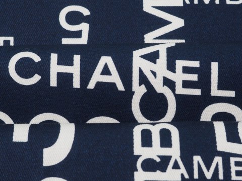 Bawełna sygnowana - Granatowe tło i napis Chanel Bawełna sygnowana - Granatowe tło i napis Chanel