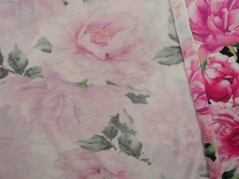 Dzianina wiskozowa - Różowe peonie na bieli Dzianina wiskozowa - Różowe peonie na bieli