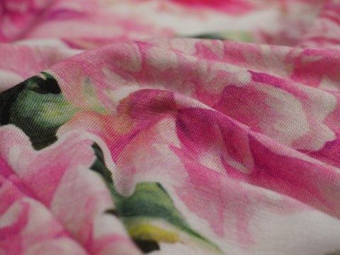 Dzianina wiskozowa - Różowe peonie na bieli Dzianina wiskozowa - Różowe peonie na bieli