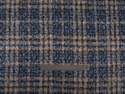 Wełna boucle - Beżowo-niebieska krata Wełna boucle - Beżowo-niebieska krata