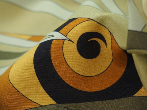 Jedwab sygnowany - Oliwkowe wiry Jedwab sygnowany - Oliwkowe wiry