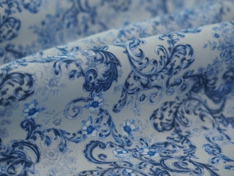 Bawełna - Niebieskie ornamenty na gołębim tle Bawełna - Niebieskie ornamenty na gołębim tle