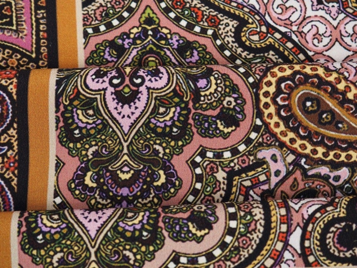 jedwab krepa herby i paisley panel jedwab krepa herby i paisley panel