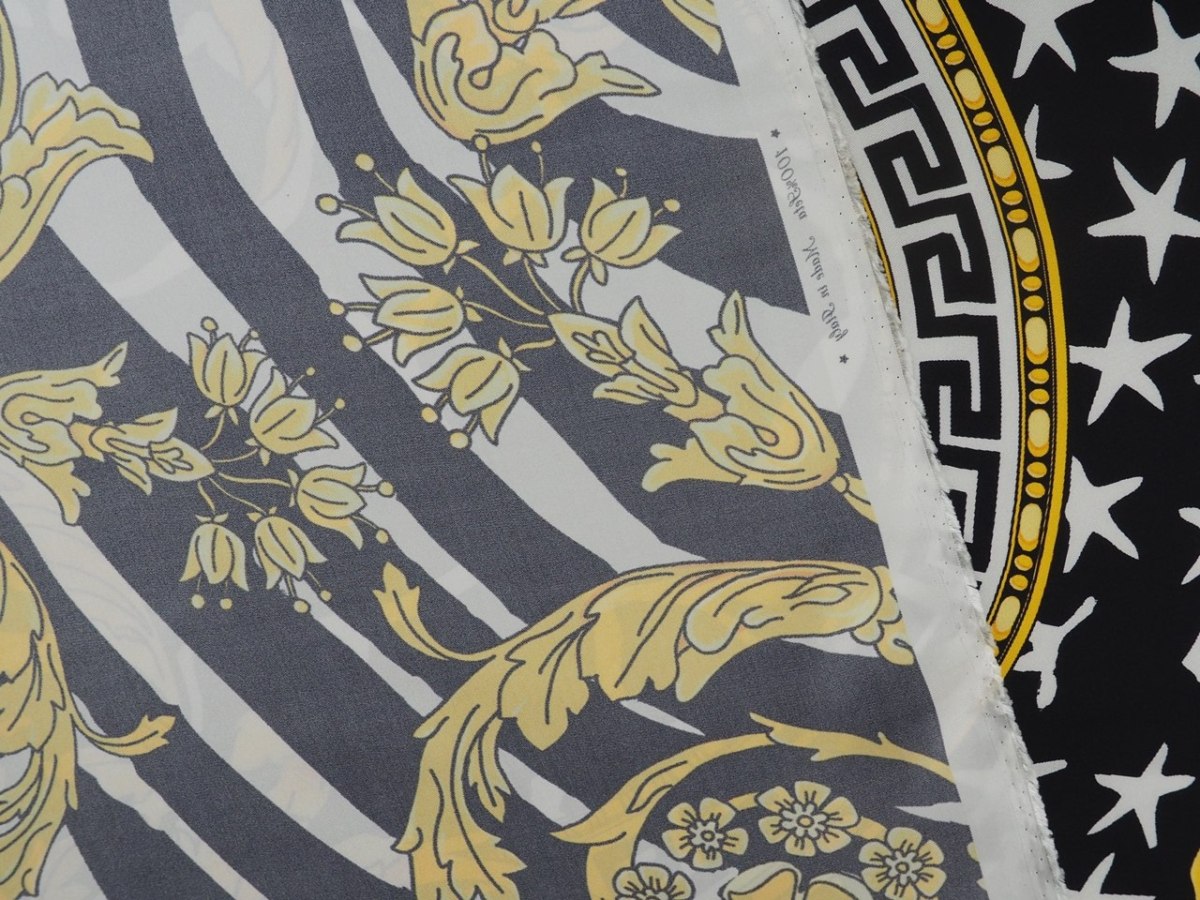 włoski jedwab twill Versace wzór w złote ornamenty włoski jedwab twill Versace wzór w złote ornamenty