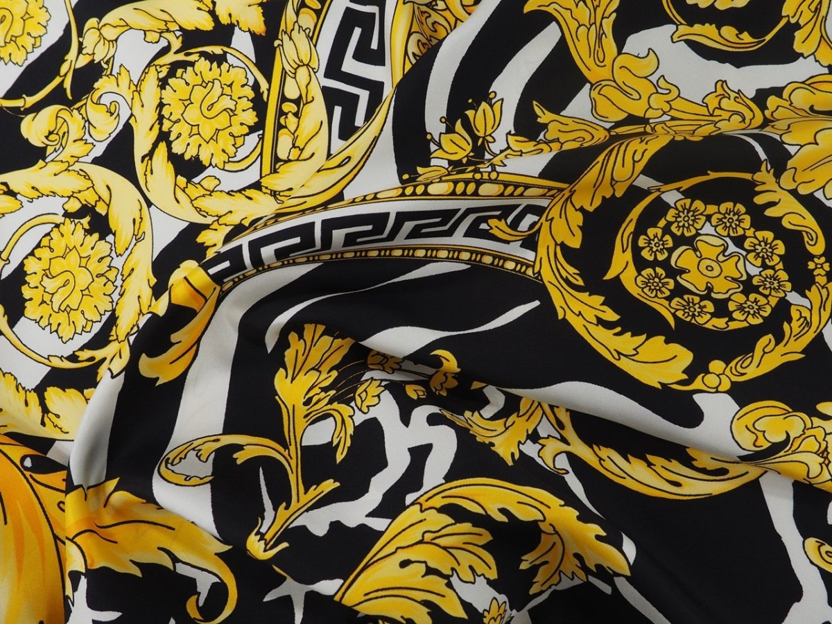 włoski jedwab twill Versace wzór w złote ornamenty włoski jedwab twill Versace wzór w złote ornamenty