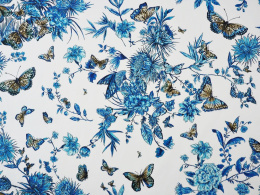 biała bawełna w niebieskie kwiaty i motyle
